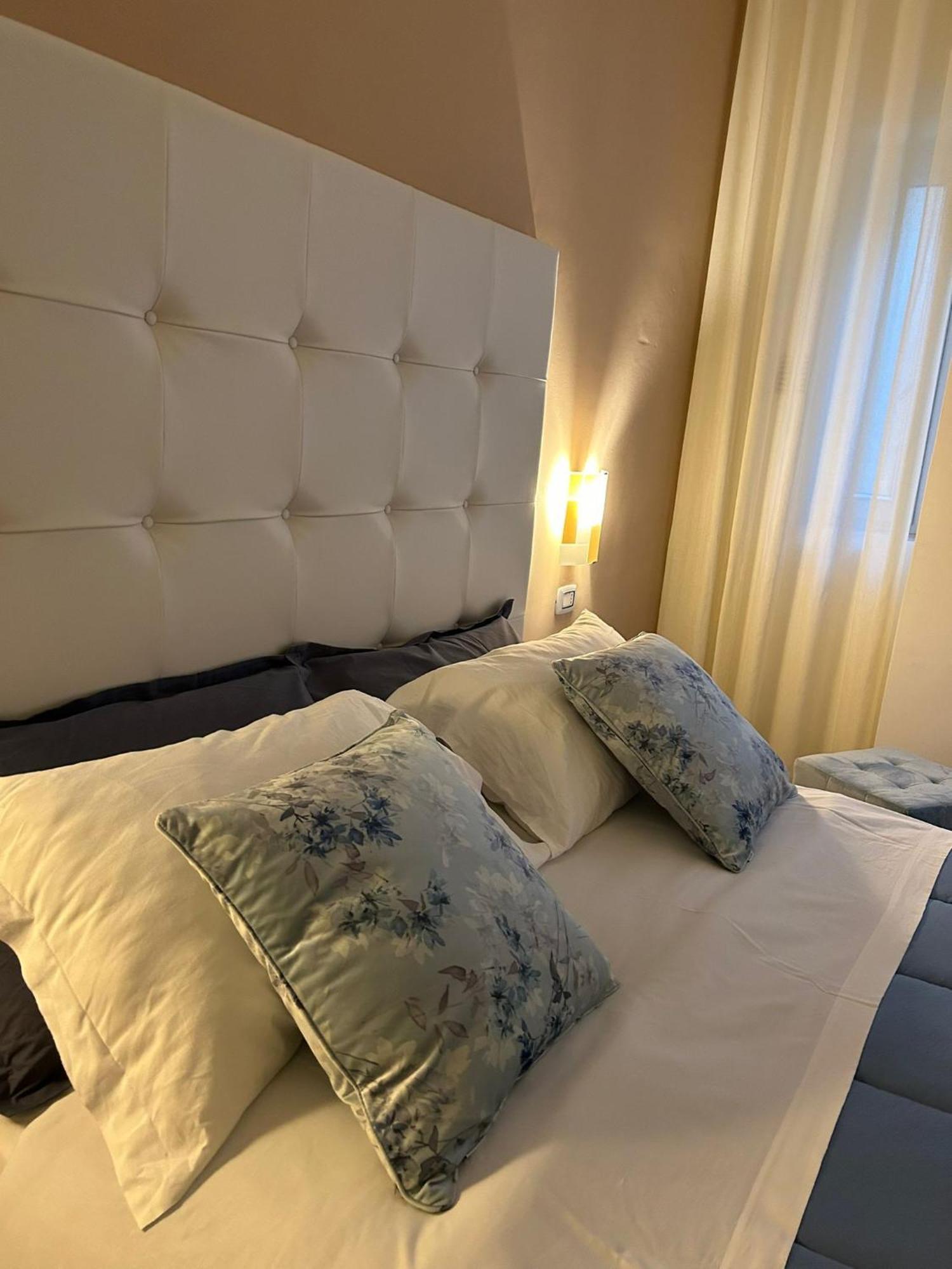 Tiziana'S House Bed & Breakfast Salerno Luaran gambar