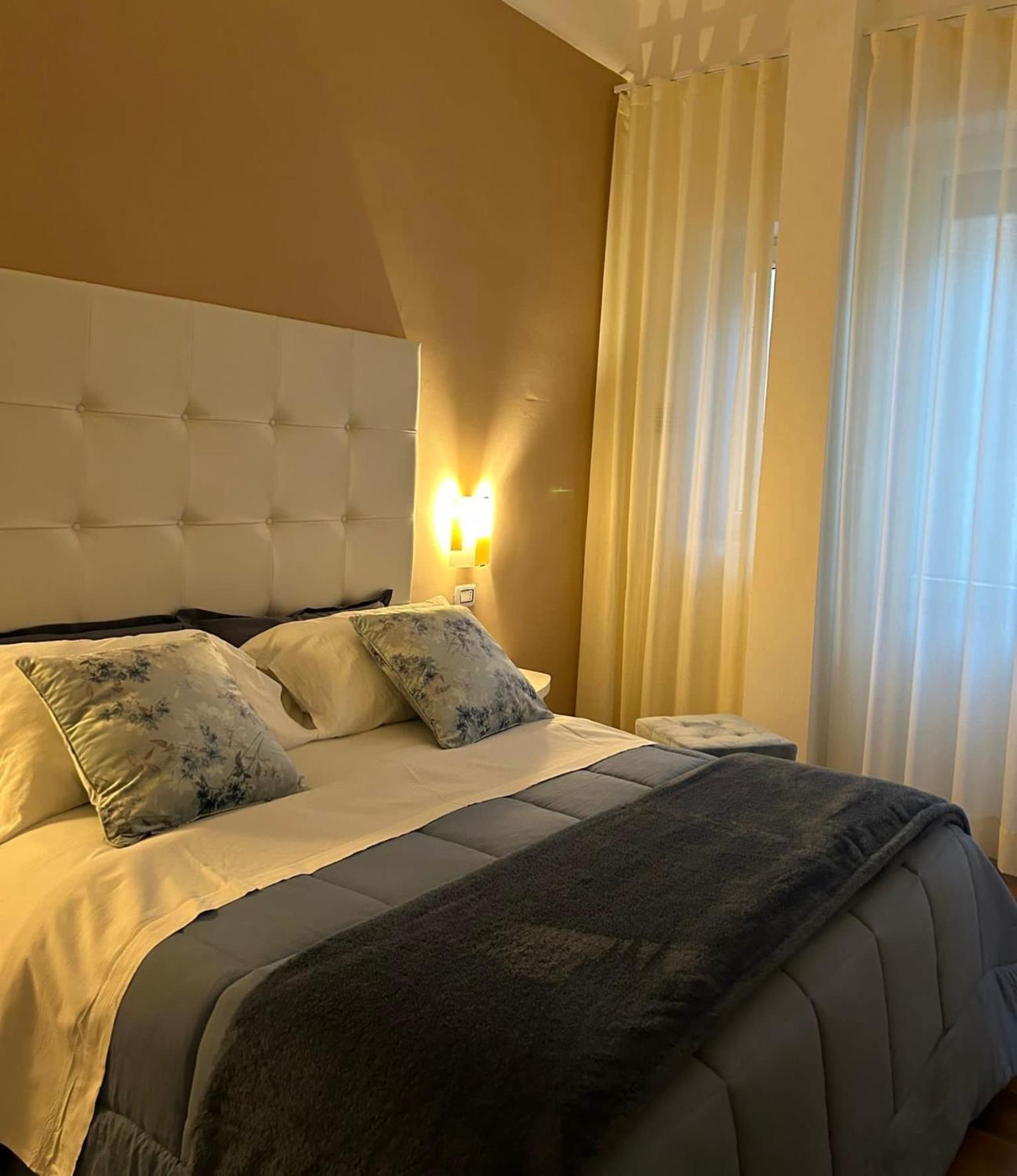 Tiziana'S House Bed & Breakfast Salerno Luaran gambar
